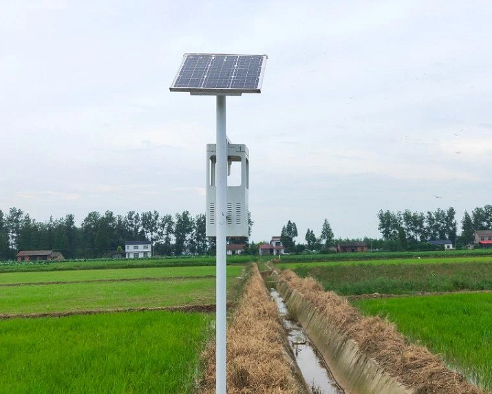 云飛風(fēng)吸式太陽(yáng)能殺蟲(chóng)燈